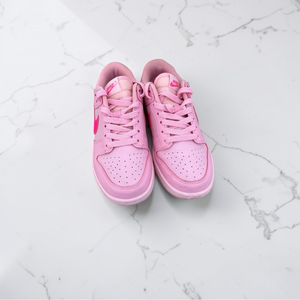 Women’s Nike Shoes - Picture 2 of 13